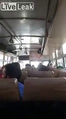 Ce bus en inde n'est pas très sécurisé... Voyage en mode extreme