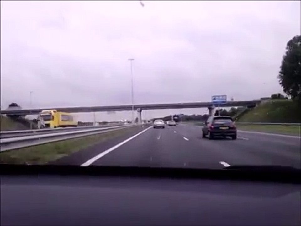 Autobahnfahrt  Amsterdam, Eindhoven, Limburg,  Aachen.( Niederlande – Deutschland )10.09.2018