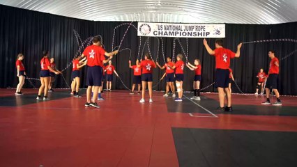 perfectly timed interlocked jump ropes