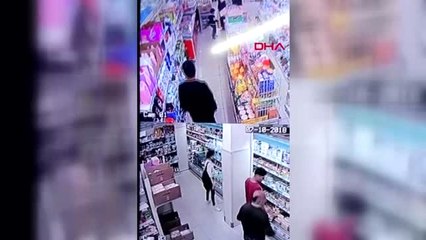 İstanbul Markette Genç Kıza Yumruklu Saldırı Güvenlik Kamerasında