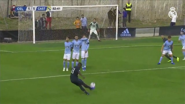 Le nouveau coup-franc XXL de Vinícius Junior