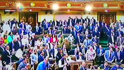 لحظة موافقة البرلمان على إعلان حالة الطوارئ 3 أشهر