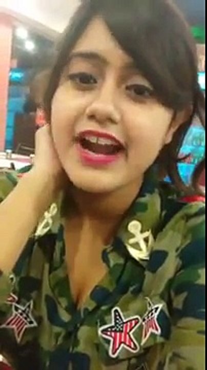 Kolkata Girl Moudeepa Chandra on Facebook Live