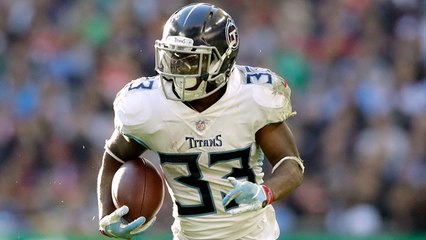 Dion Lewis bounces off defenders for dramatic run