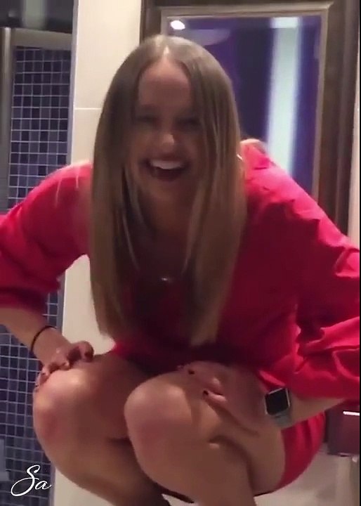 Quand les femmes ivres sont dans les toilettes