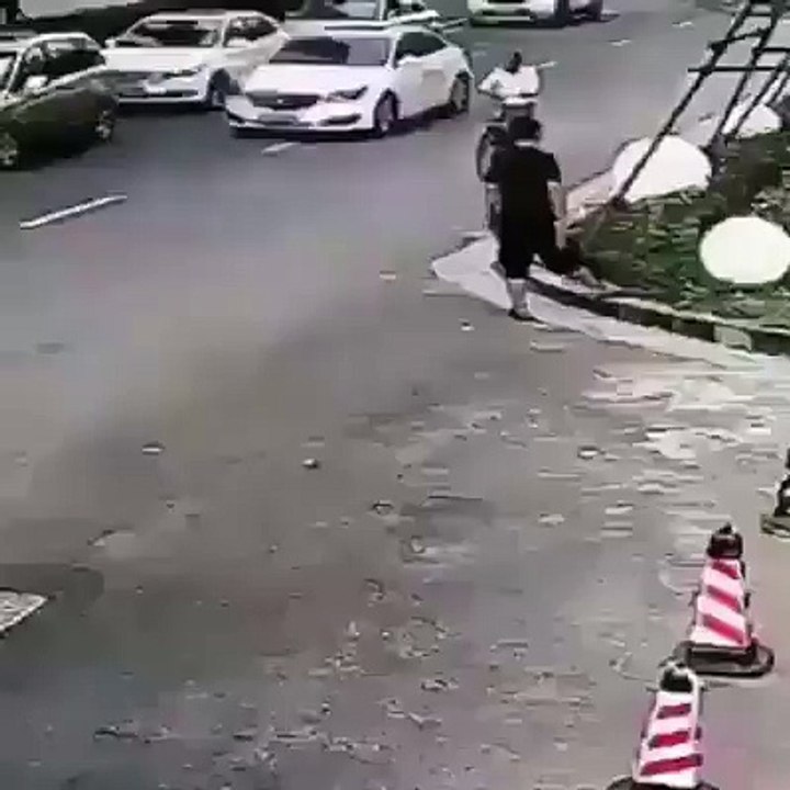 Sahtekarlığın kitabını yazan dayı