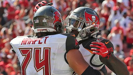 Ronald Jones breaks through for first NFL touchdown