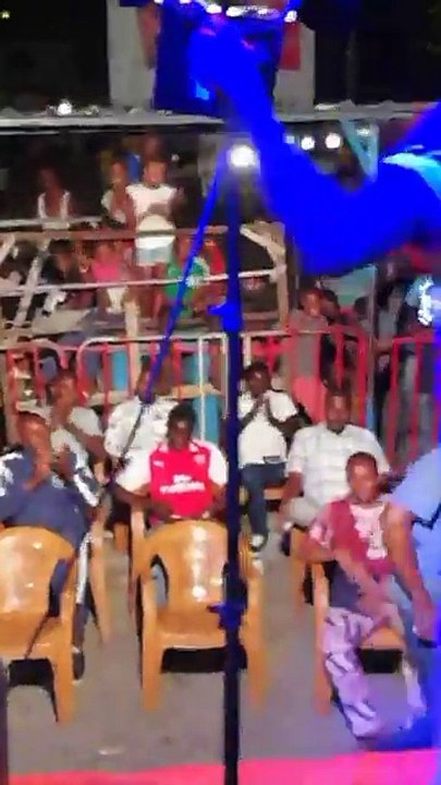 Remise des lots aux gagnants du 5e tirage de «Rentrée scolaire» en face de la Mairie de Ouenze (Brazzaville)