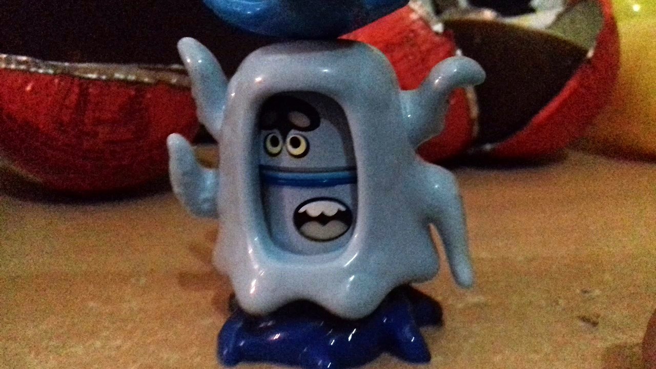 maxi ovetti kinder surprises a ghost