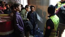 Bursa Hayalleri Sivas'ta Son Buldu... 17 Kaçak Göçmen Yakalandı