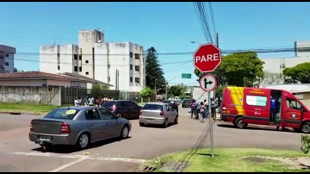Duas pessoas ficam feridas em colisão de trânsito no Bairro Coqueiral