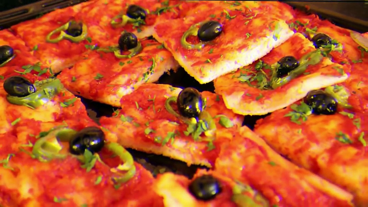 PIZZA boulangéreبيتزا البولنجي ويحسراه على ايامات الصغر اللي ماتوليش