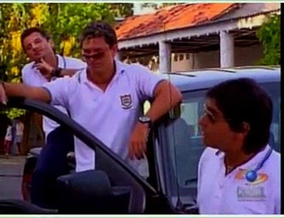OYE BONITA cap  41 (Oswaldo Tapia)