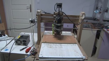 Mühendislik Öğrencileri 7 Bin TL'lik Cnc Makinesini 250 TL'ye Yaptı