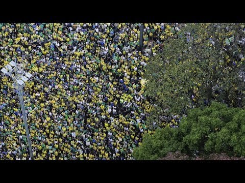 O povo brasileiro nas ruas e as fotos e imagens da imprensa sem noção!