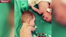 Elleri olmayan Bebeğin Ağlayan Kardeşine Emzik Vermesi