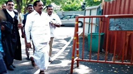 உயர்நீதிமன்றத்தில் வக்கீல்களுடன் வாக்குவாதம் செய்த எச்.ராஜா- வீடியோ