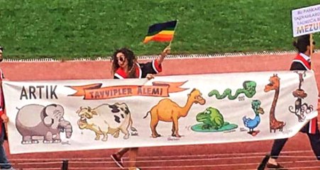 "Tayyipler Alemi" Pankartı Açan ODTÜ'lüler Hakim Karşısında: Karikatürün Suç Olduğunu Bilmiyorduk