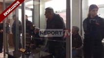 Report TV - Kukës, dalin para gjykatës 5 personat e arrestuar për laboratorin e heroinës në Has