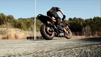 Very Dangerous  Bike Stunt In The World