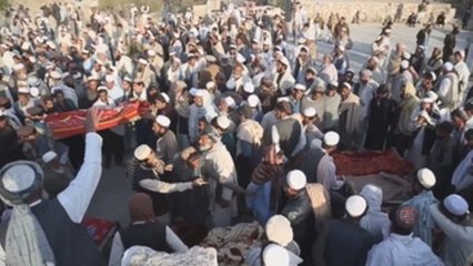 Mueren 11 civiles por explosión de una mina al paso de su coche en Afganistán