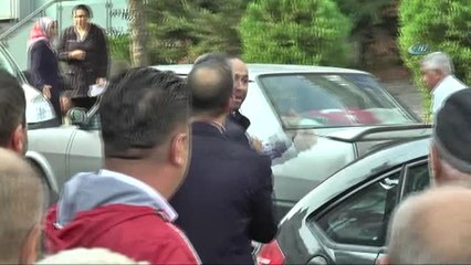 Kartal'da Parke Taşlarının Üzerine Dökülen Asfalt Yüzünden Mahalleli Birbirine Girdi