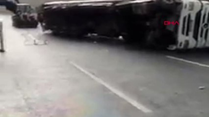 Gaziantep Tır Devrildi, Sürücü Yaralandı