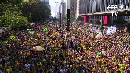 Brésil: Bolsonaro et l'extrême droite aux portes du pouvoir