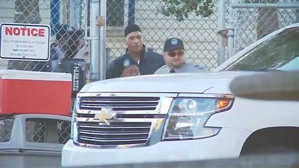 شاهد: الإفراج عن لاعب كرة القدم الأمريكية راي كاروث بعد 19 عاما من السجن