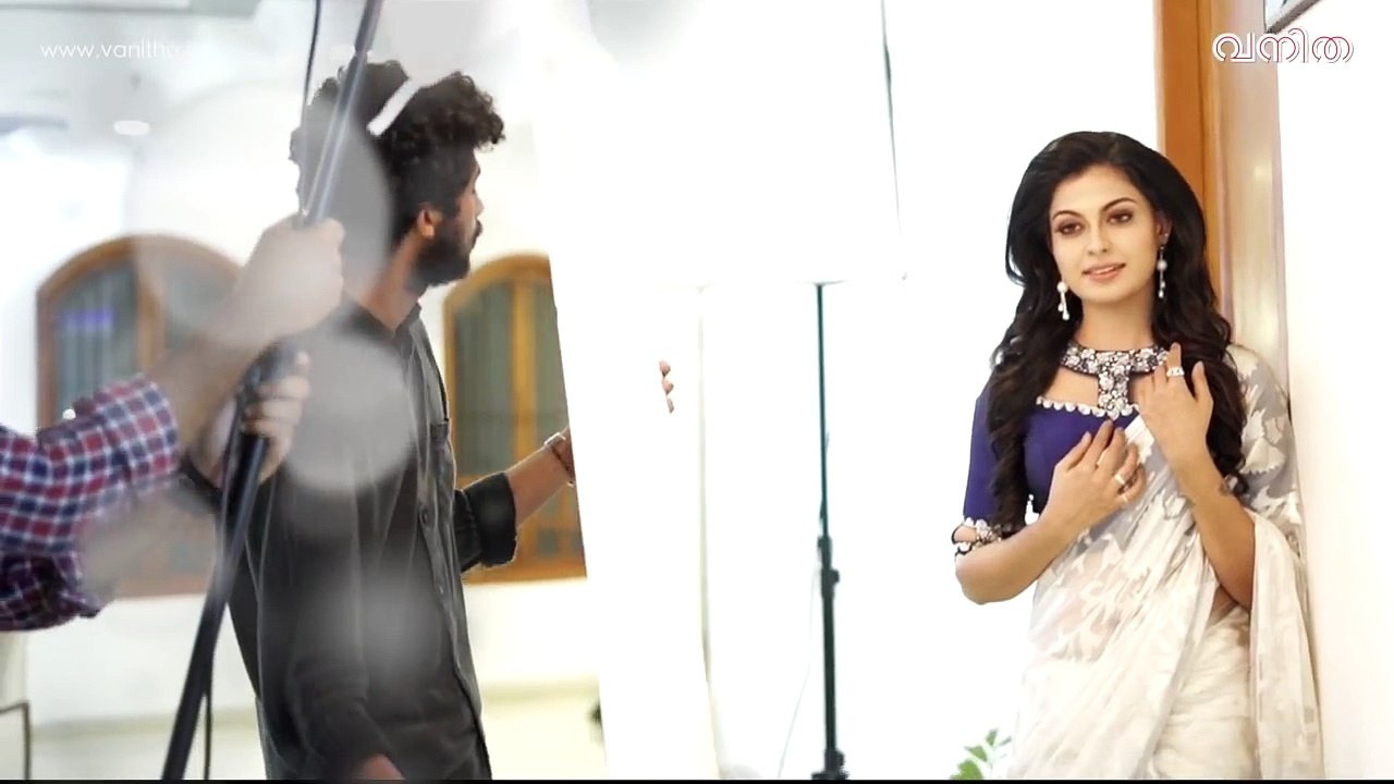 മോ‍ഡേൺ ലുക്കിൽ അനുശ്രീ | Anusree | Vanitha Cover Shoot