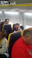 RyanAir - Ce raciste ne veut pas s'asseoir à côté d'une femme noire dans un avion !