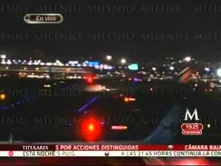 Despega avión que traslada a Cassez a París