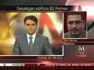Desalojan torre de Pemex