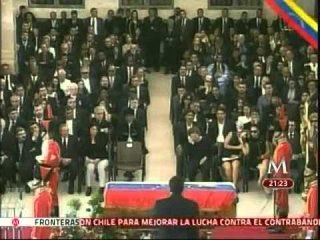 Maduro pide elecciones y promete "mano dura"