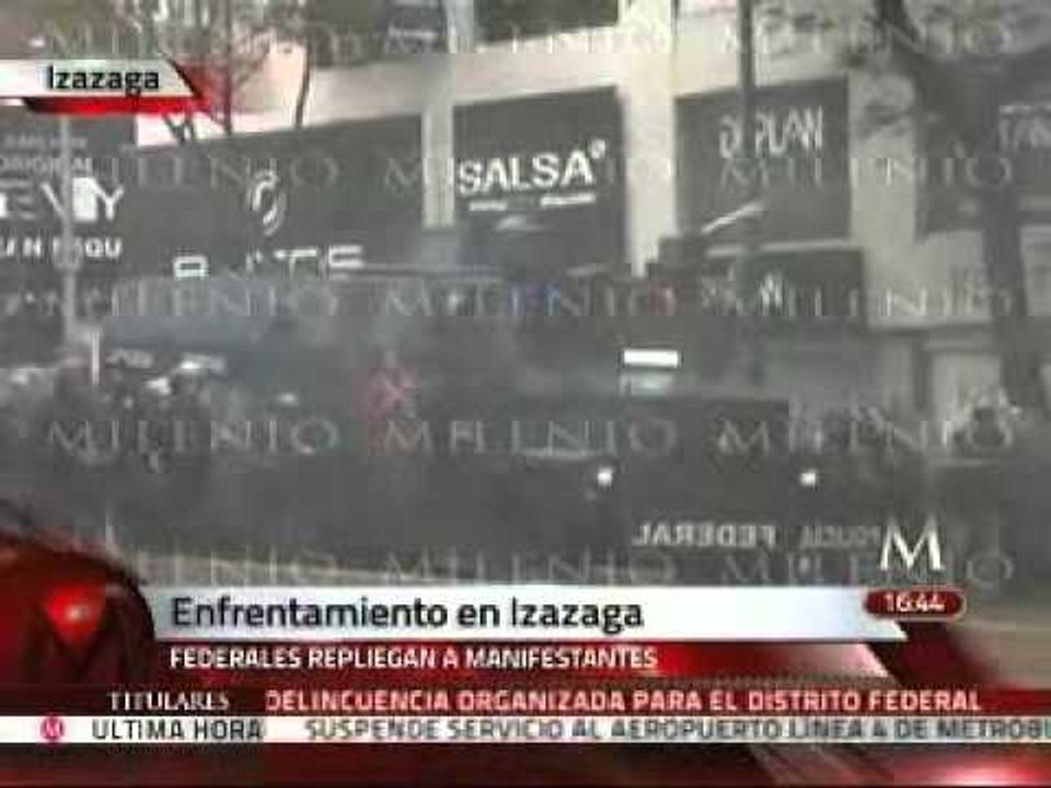 Encapuchados se enfrentan con federales