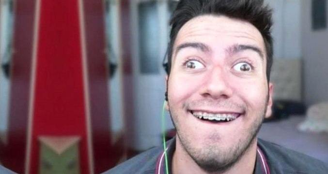 Amcasına Hakaret Eden Enes Batur, Özür Diledi