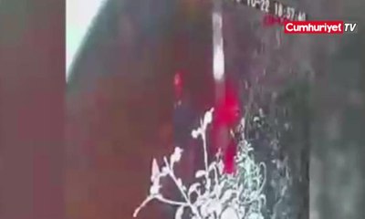 Kadıköy'de dehşet: Önüne geleni bıçakladı