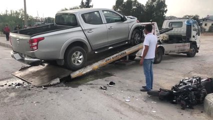 Kamyonete Çarpan Motosiklet Üzerindeki 2 Liseli Ağır Yaralandı
