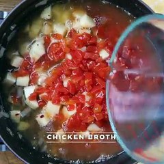 RECIPE➡️  Trust me, there’s no better way to end your day than with this delicious, bowl of Cheeseburger Soup.