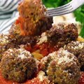 These are the best baked meatballs out there! A crispy crust and a juicy and flavorful center. These meatballs are sure to quickly become a family favorite!WRI
