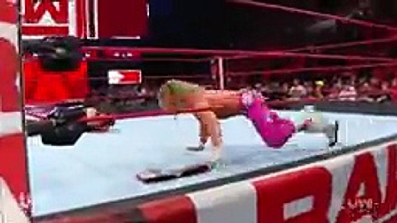 Dean Amborse Attacks Seth Rollins - WWE RAW 22nd October 2018_144p