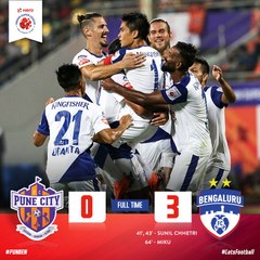 ഡബിളില്‍ പൂനെയെ മുക്കി ബെംഗളൂരു | Oneindia Malayalam