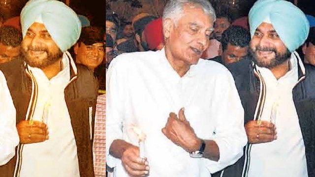 Amritsar Train Tragedy पर हुए Candle March में ठहाके लगाते दिखे Navjot Singh Sidhu | वनइंडिया हिन्दी