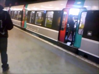 Elle va regretter d'avoir voulu bloquer les portes du RER.