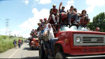 Mexicans rally to migrant caravan, offering aid and support