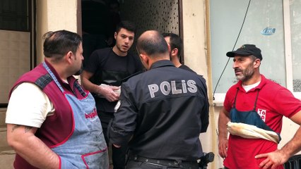 Eski eşini 18 yerinden bıçaklayıp çantasını alarak kaçtı