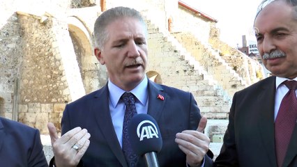 Tarihi meydanda 'gizli geçit' heyecanı - SİVAS