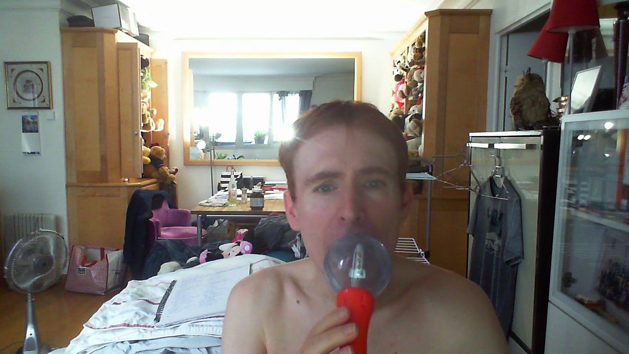 Wiwi égratigne  "my my my" d'Armand Van Helden & Tara McDonald