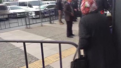 İstanbul Adliyesi'nde Cinayet Davası Sonrası Bıçaklı Kavga: 1 Yaralı