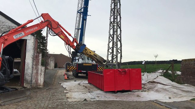 Frameries : démolition d'un pylône à Frameries